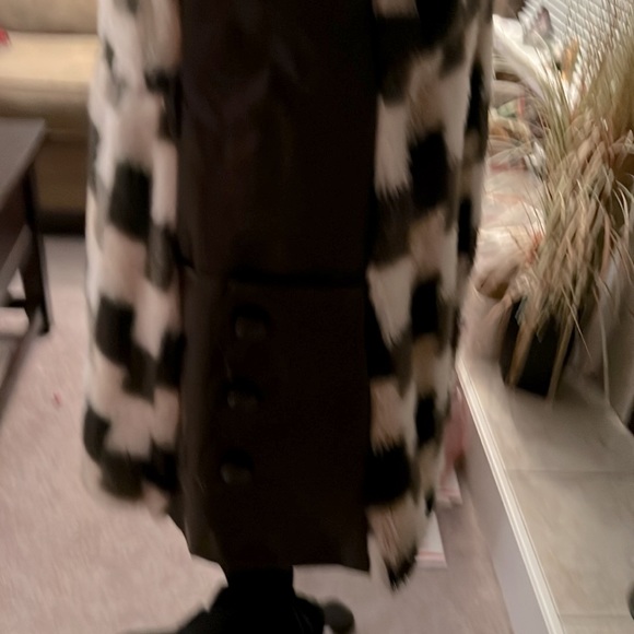 💚NEW ITEM💚 RETRO FAUX FUR & LEATHER COATl - Picture 6 of 8